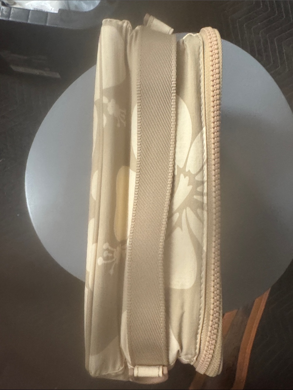 ALOHA Collection Beige Floral Travel Pouch - Picture 4 of 6